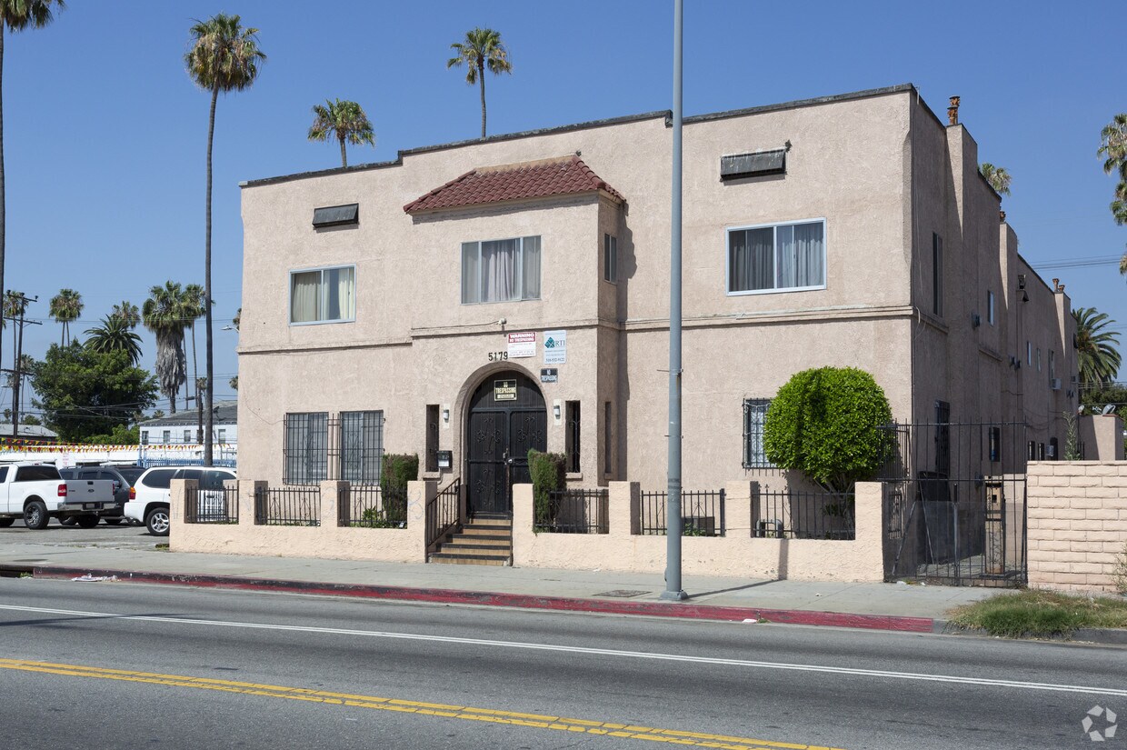 Building Photo - 5179 S Western Ave