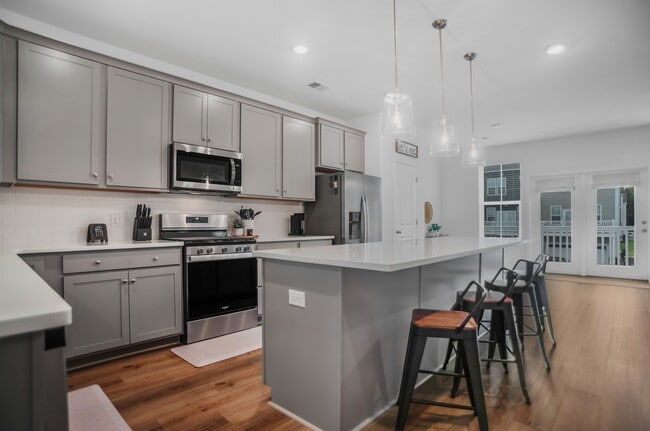 Building Photo - 214 Yorkshire Dr