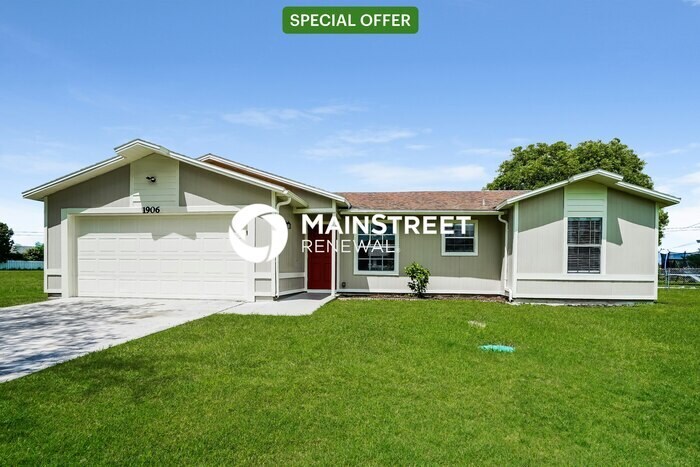 Foto principal - 3 Bedroom Pet-Friendly Home in CAPE CORAL,...