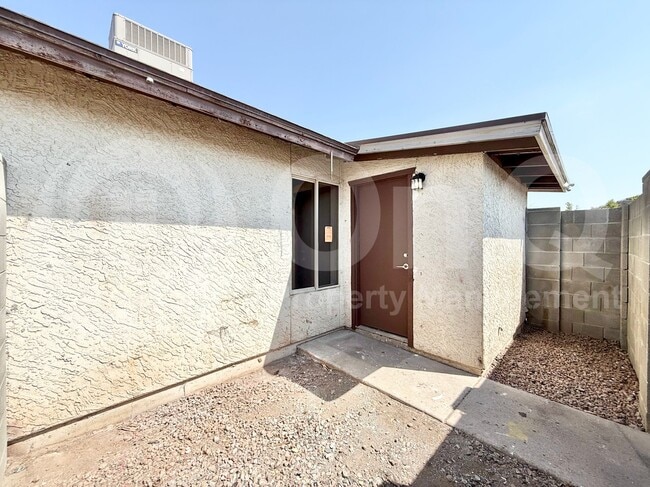 Foto del edificio - 27 W Inglewood St