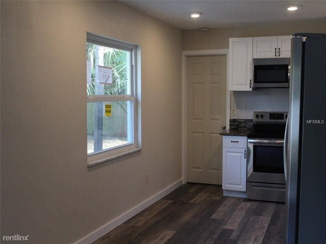 Building Photo - 3 br, 2 bath House - 1208 Mitchell St