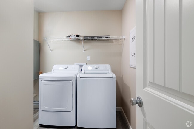 1BR, 1BA - 768SF - Laundry - Autumn Leaf Apartment Homes