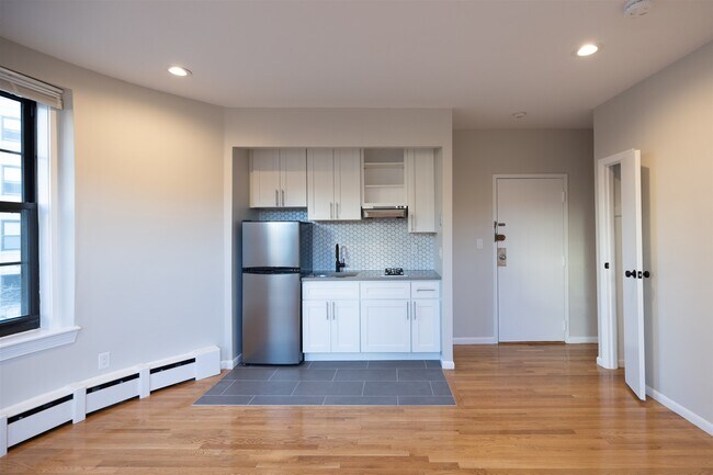 Building Photo - 158-161 Saint Botolph Unit 7