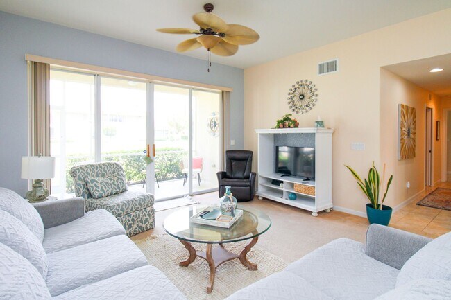 Foto del edificio - ORCHID COVE - 2 BEDS / 2 BATHS - GARAGE - ...
