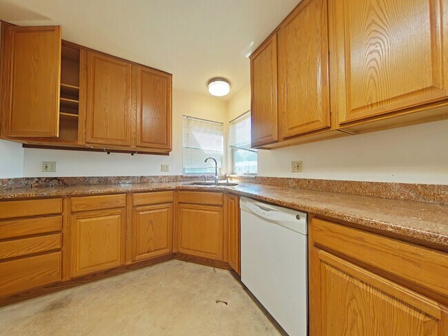 Foto del edificio - 3 Bedroom House ~ Close to Campus
