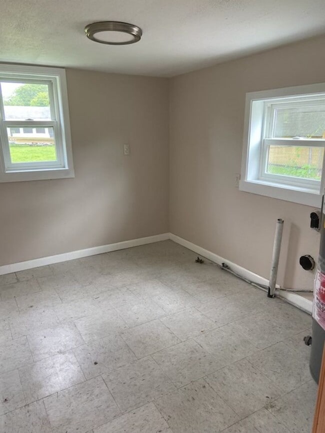 Building Photo - 1 bedroom home for lease in Poplar Bluff