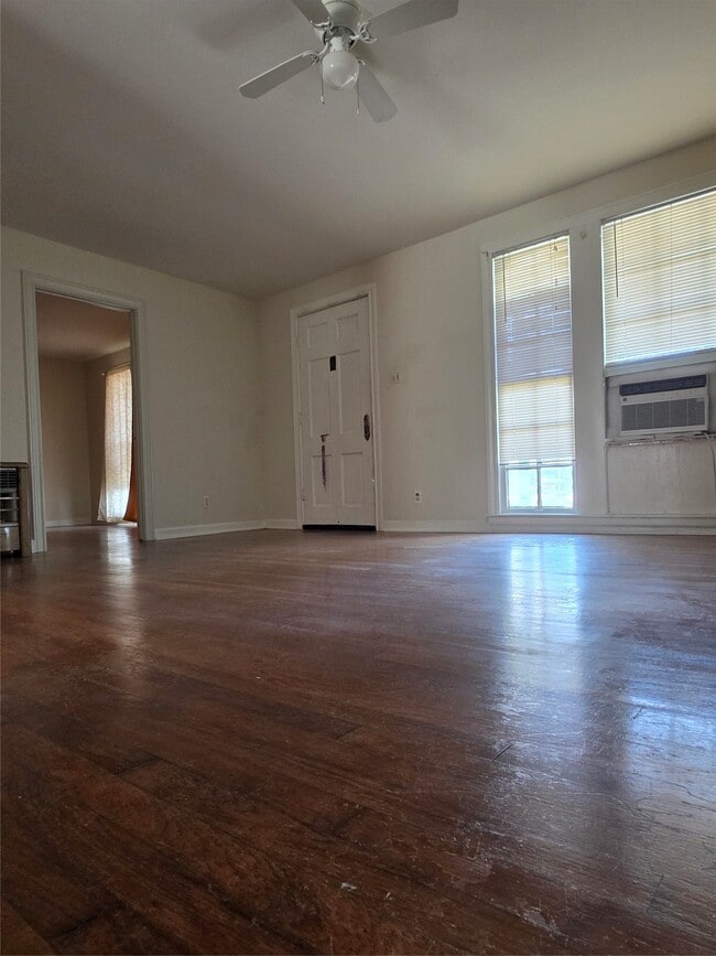Building Photo - 3819 S Shepherd Dr