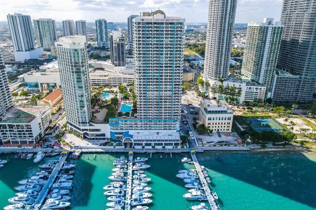 Foto del edificio - 1717 N Bayshore Dr