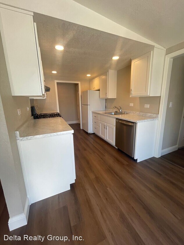 Foto principal - 3 br, 2 bath House - Vermont Street_1700