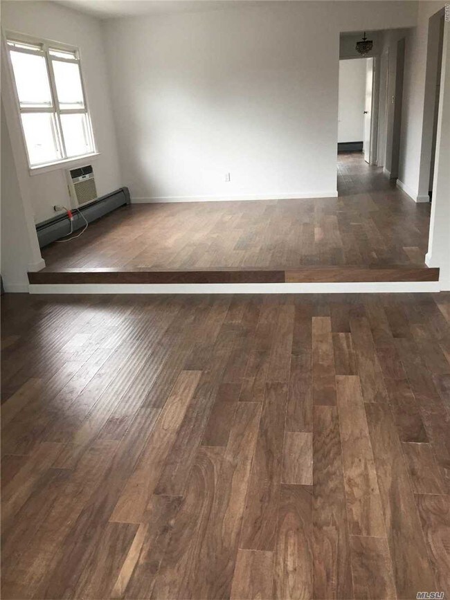 Building Photo - 1829 Stuart St