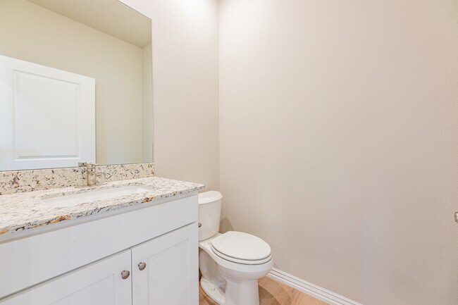 Building Photo - 1601 Casuarina Dr