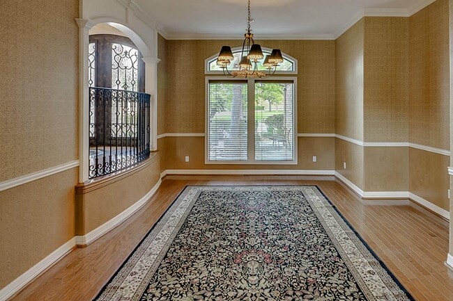 Building Photo - 58 Lake Rd