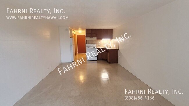 Building Photo - Spacious Studio Apartment in the Secured M...