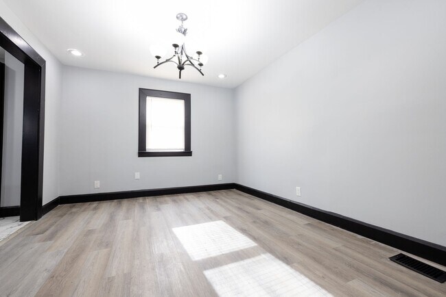 Foto del edificio - Beautifully Renovated 2-Bedroom Single Fam...