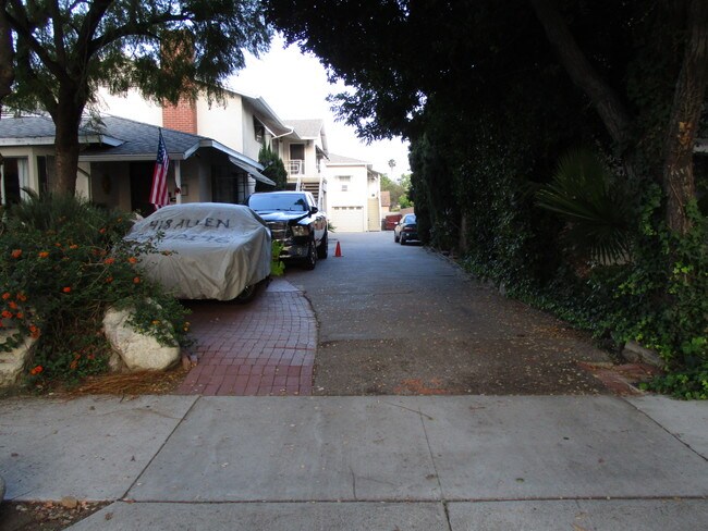 Foto del edificio - 418 Allen Ave