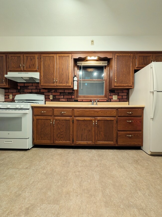 Foto del edificio - 591 N Lincoln Ave