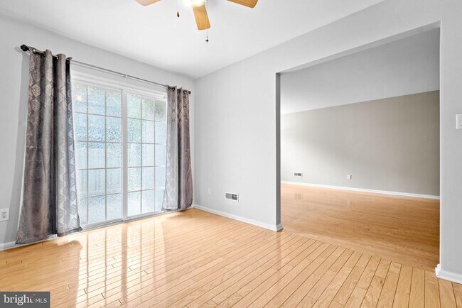 Foto del edificio - 3906 Grenwich Ln