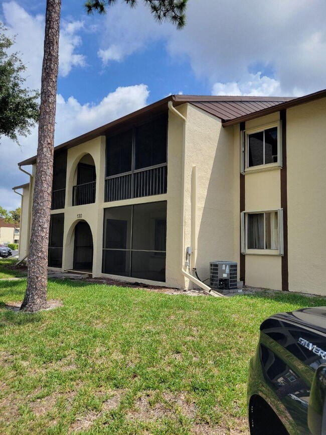 Building Photo - 130 Lake Pine Cir