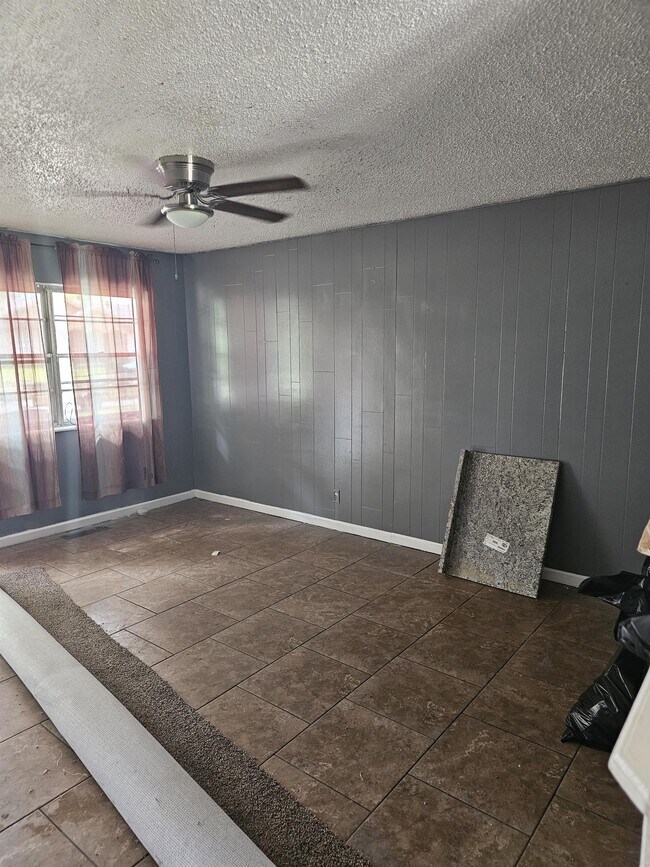 Foto del edificio - 409 S 190th E Ave
