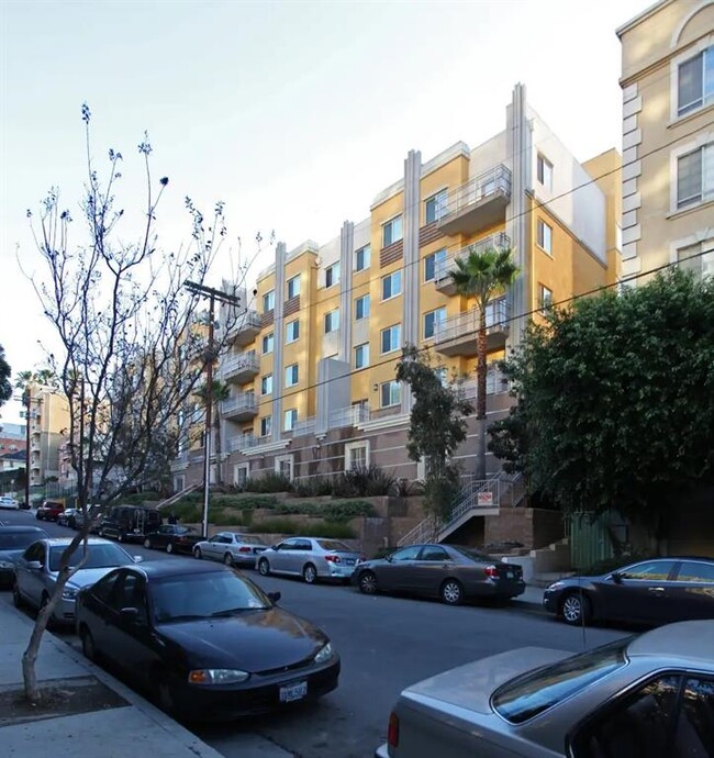 Building Photo - 450 S Grand View St