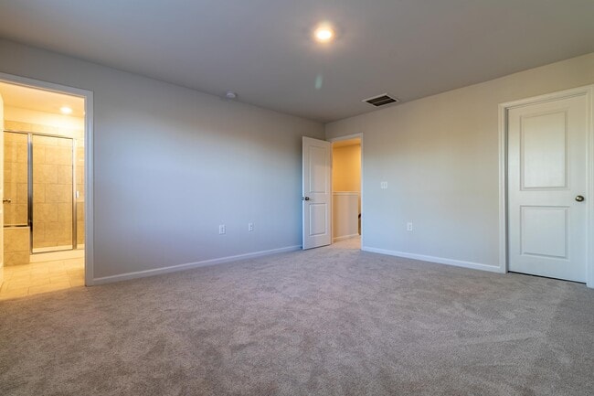 Photo - 1056 Shoreside Dr Townhome