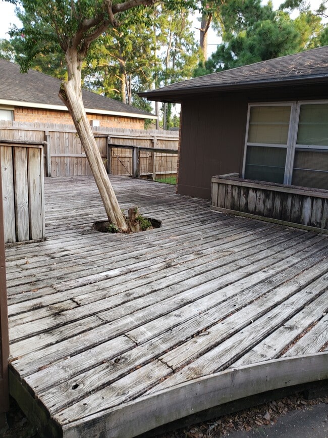Building Photo - 23103 Good Dale Ln