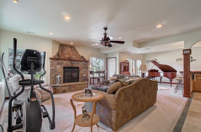 Building Photo - 18525 Glenthorne Ln