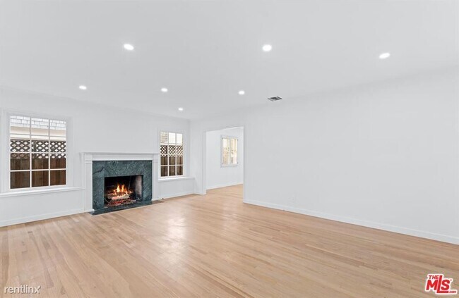 Foto del edificio - 4 br, 4 bath House - 11357 Berwick St