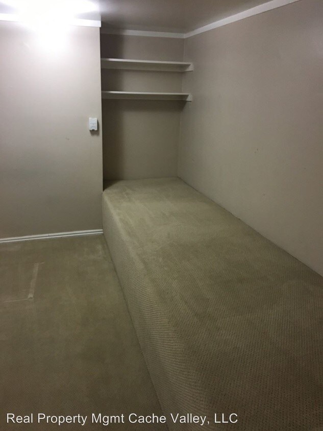 Foto del edificio - 631 E 400 N