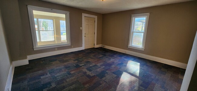 Building Photo - Affordable 2 Bedroom, 1.5 Bathroom Home wi...