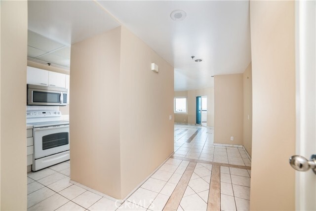 Building Photo - 525 E Seaside Way