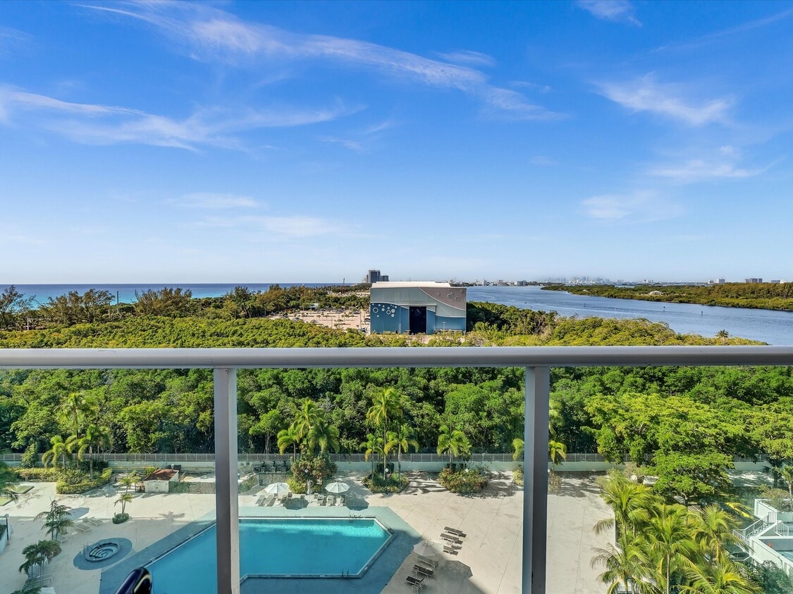 Foto principal - 100 Bayview Dr