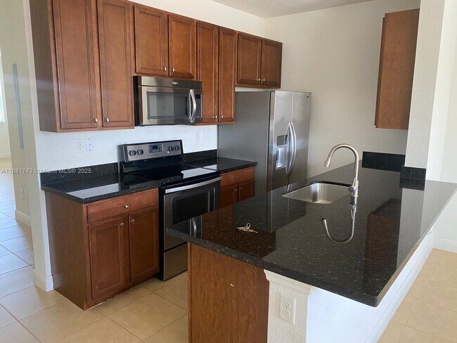 Foto del edificio - 948 SW 147th Ave