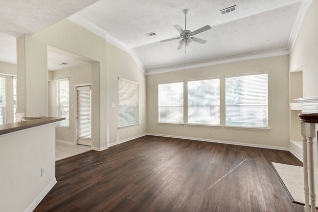 Foto del edificio - 19311 Sun River Ln