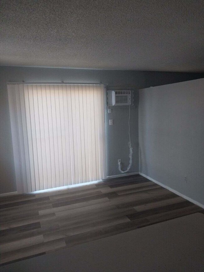 Foto del edificio - Welcome Home to Jefferson Square Apartments!
