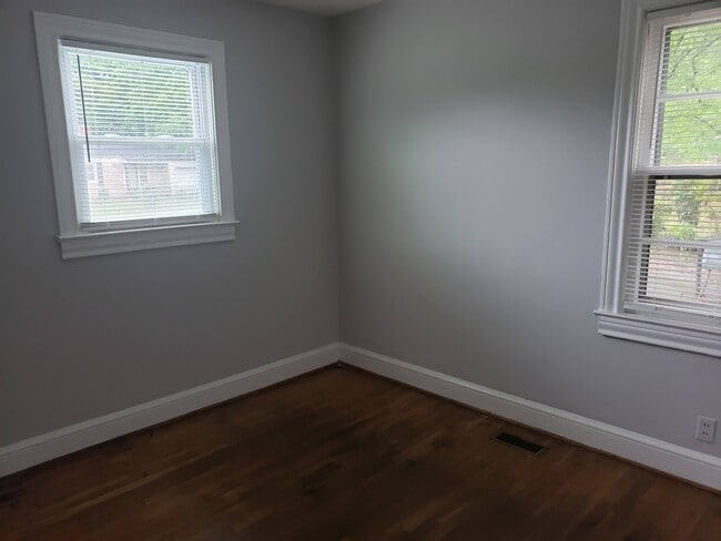 Foto del edificio - 306 Crosby Cir