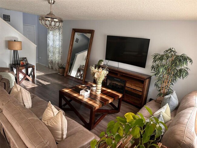 Foto del edificio - 15210 Starleigh Rd