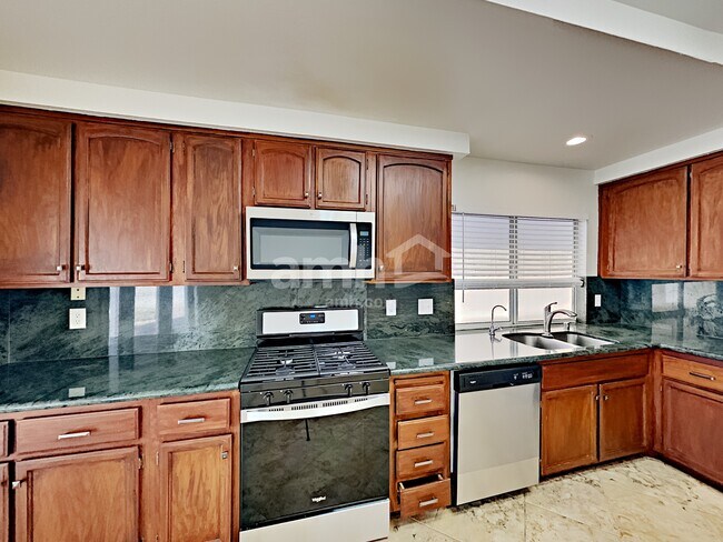 Foto del edificio - 8630 Tiverton Rd