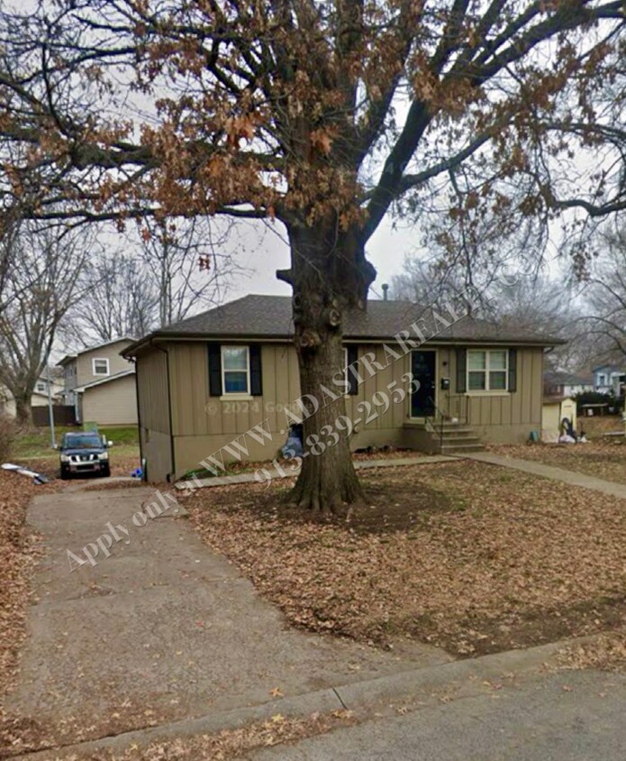 Foto del edificio - Wonderful Ranch Home in KCMO - Available i...