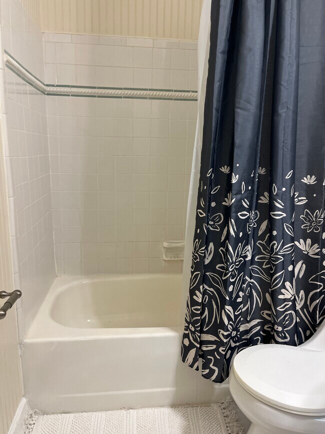 Photo - 204 E Jean St House