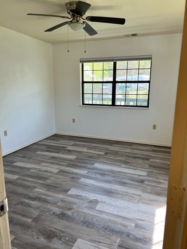 5346 East Pkwy, Cosby, TN 37722 Room for Rent in Cosby, TN