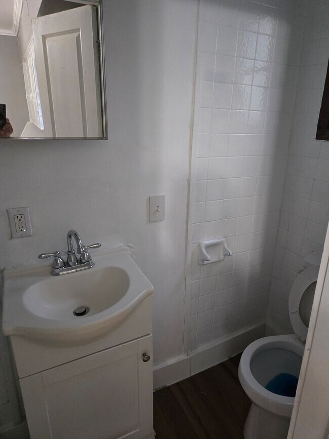 Foto del edificio - 807 Hawley Ave