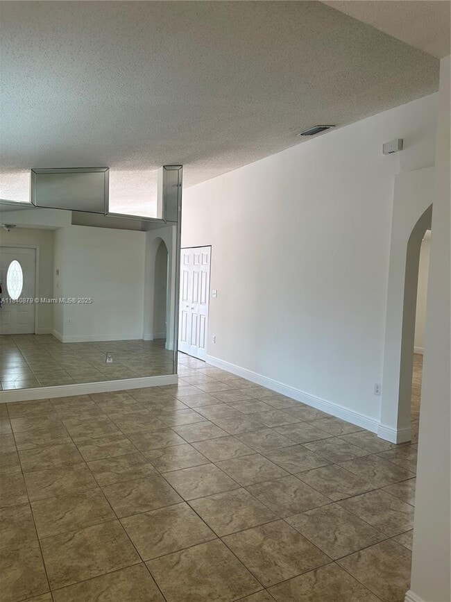 Foto del edificio - 16771 NW 74th Ct