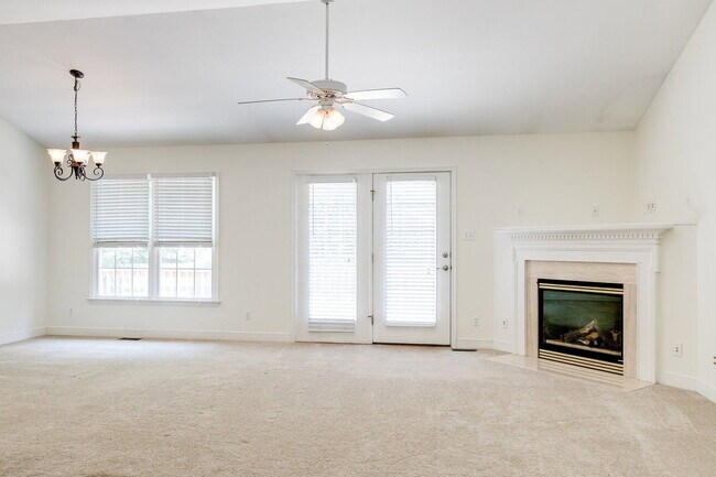 Foto del edificio - 1913 Castle Glen Dr