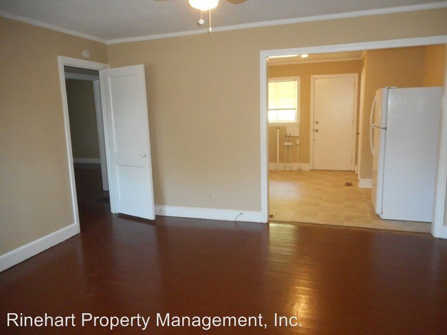 Building Photo - 2 br, 1 bath House - 1074 B Pecan Circle