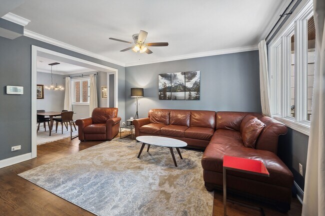 Foto del edificio - 1432 W Diversey Pkwy