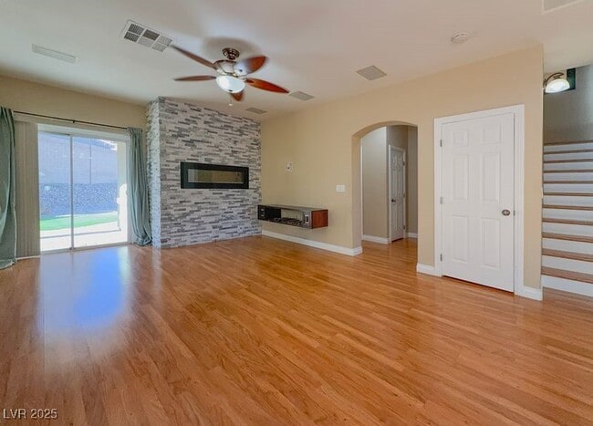 Building Photo - 1353 Robbers Roost Ave