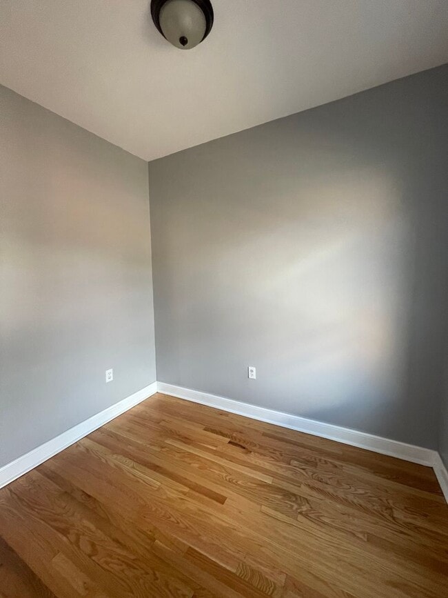 Building Photo - 72brag