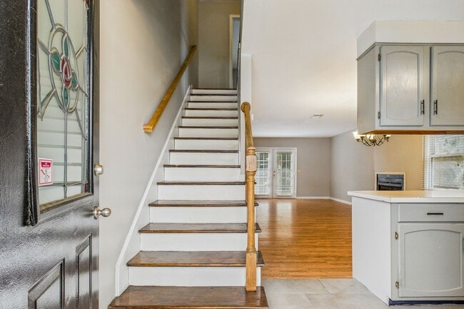 Foto del edificio - UNCG Area – Chancellors Court Townhomes. W...