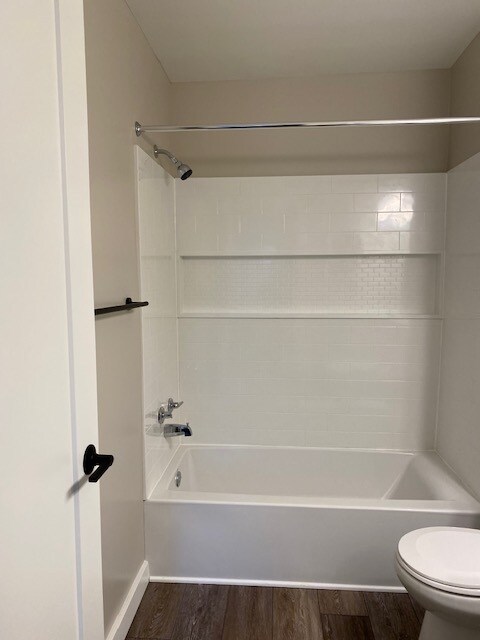 Foto del edificio - Lake Pointe Village